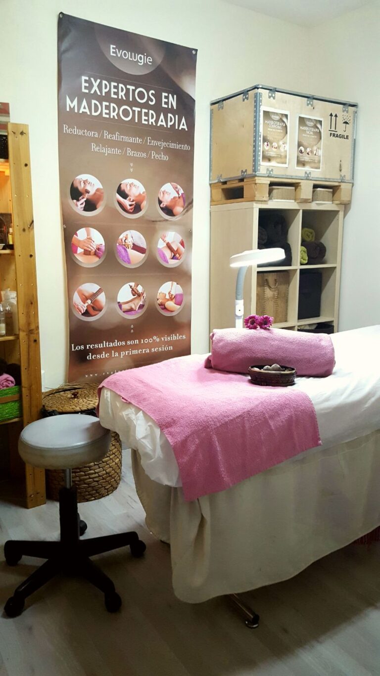 1617647579617 768x1367