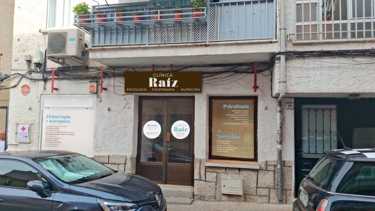 20251006 foto fachada Clinica Raiz 1 1 768x432